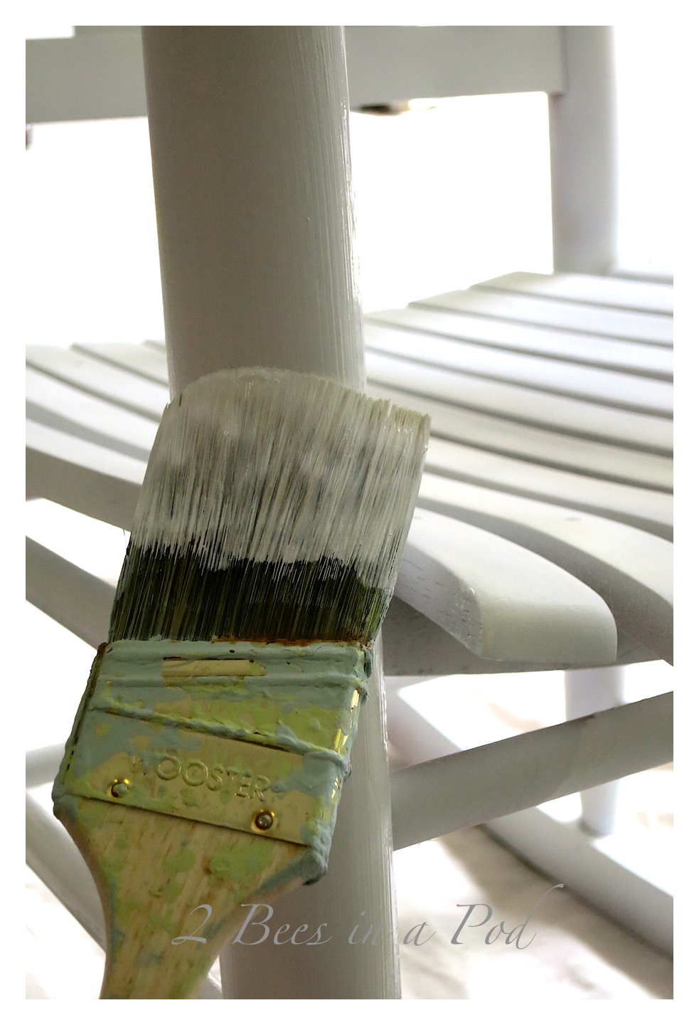 A vintage rocker gets a makeover. By adding chalk paint and clear wax it modernized the chair, but get the integrity of the age of the rocker intact. 