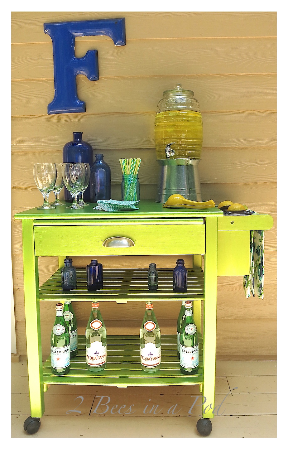 Microwave Cart Makeover to Bar Cart. Microwave Cart Makeover to Bar Cart with Modern Masters Metallic Paint.