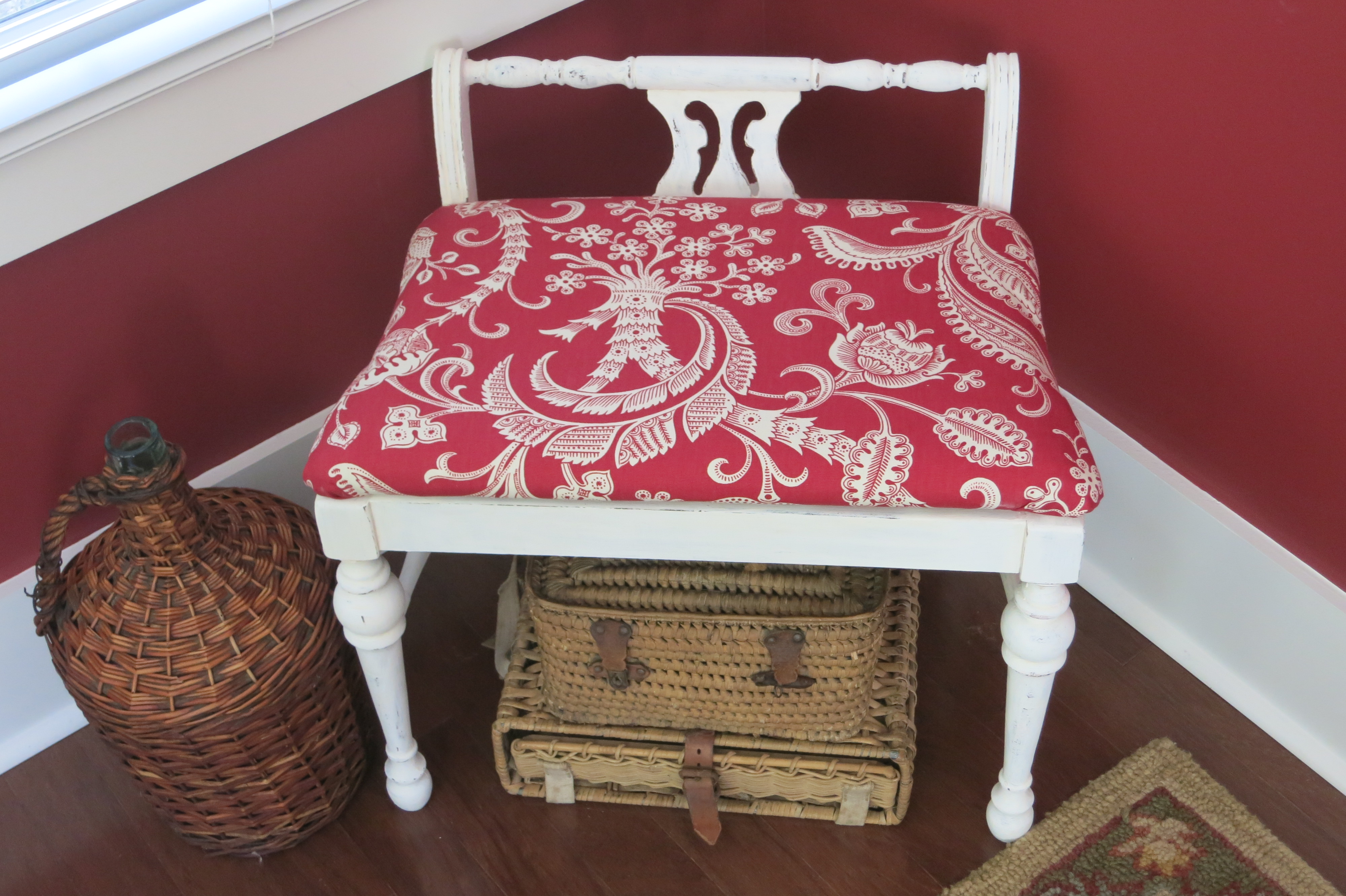 Vanity Bench Makeover - using homemade chalk paint an new fabric