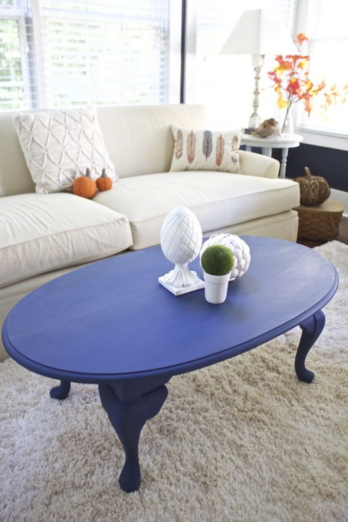 Coffee Table Makeover in Napoleonic Blue Chalk Paint