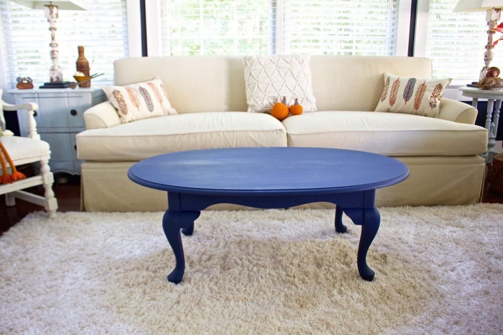 Coffee Table Makeover in Napoleonic Blue Chalk Paint