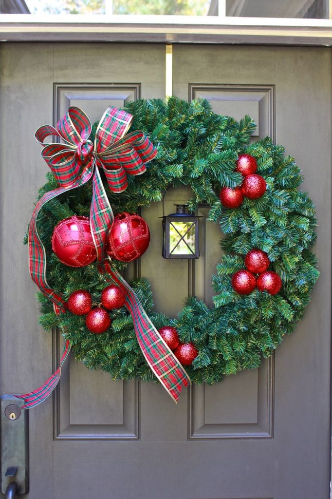 Easy DIY Christmas Wreath with Lantern