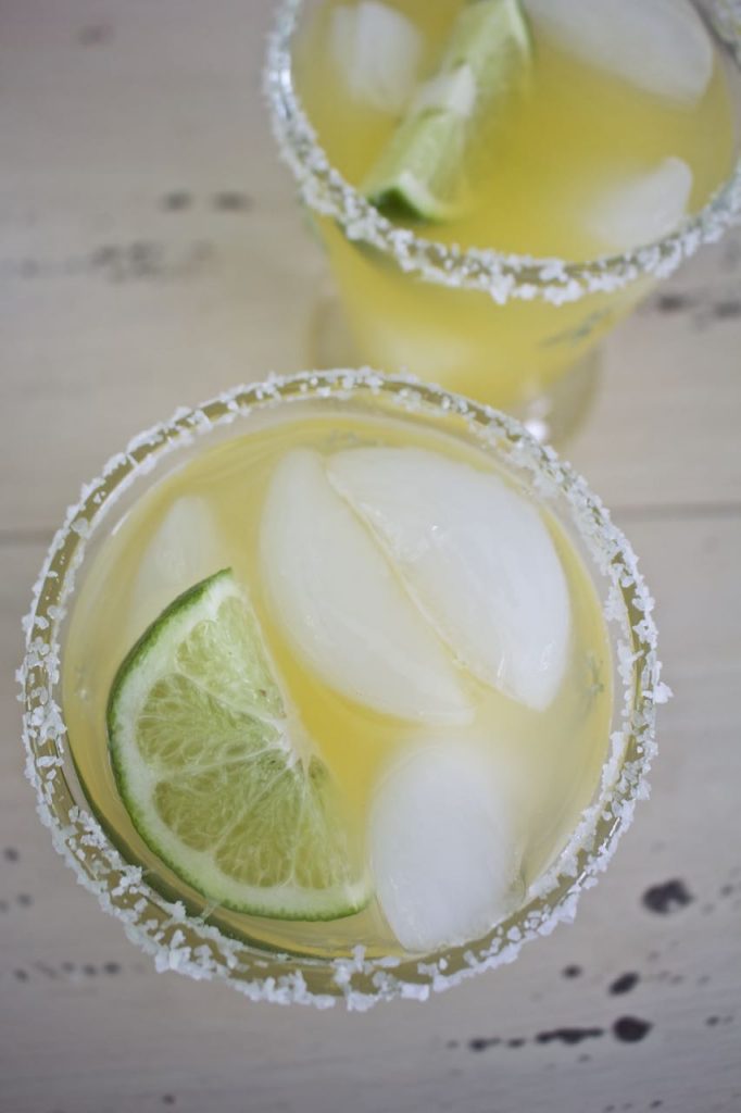 Skinny Margarita Recipe. Yummy skinny margarita with fresh citrus.