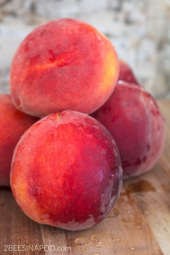 easy peach ice cream recipe perfect for farmers market peaches.