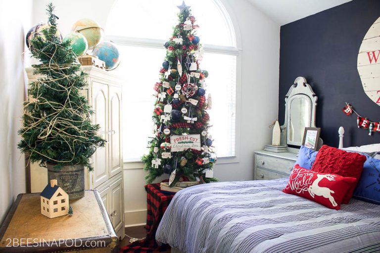 Lake Cottage Christmas Bedroom Tour – Thrifty Style Tips