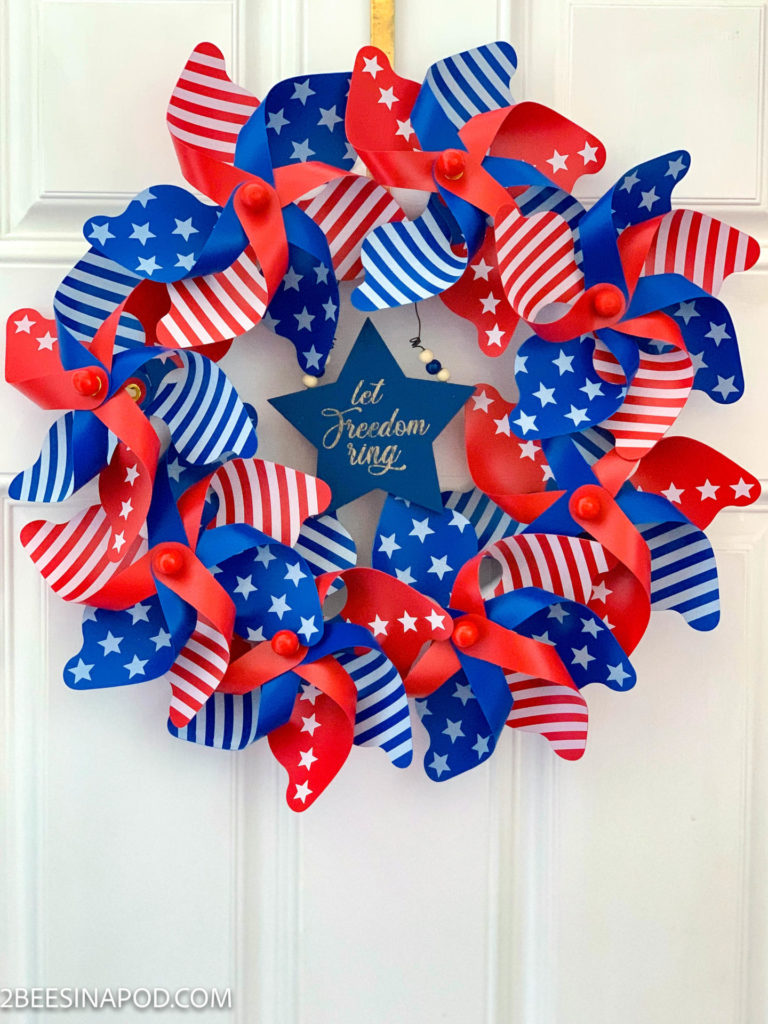 Easy Patriotic Pinwheel Wreath