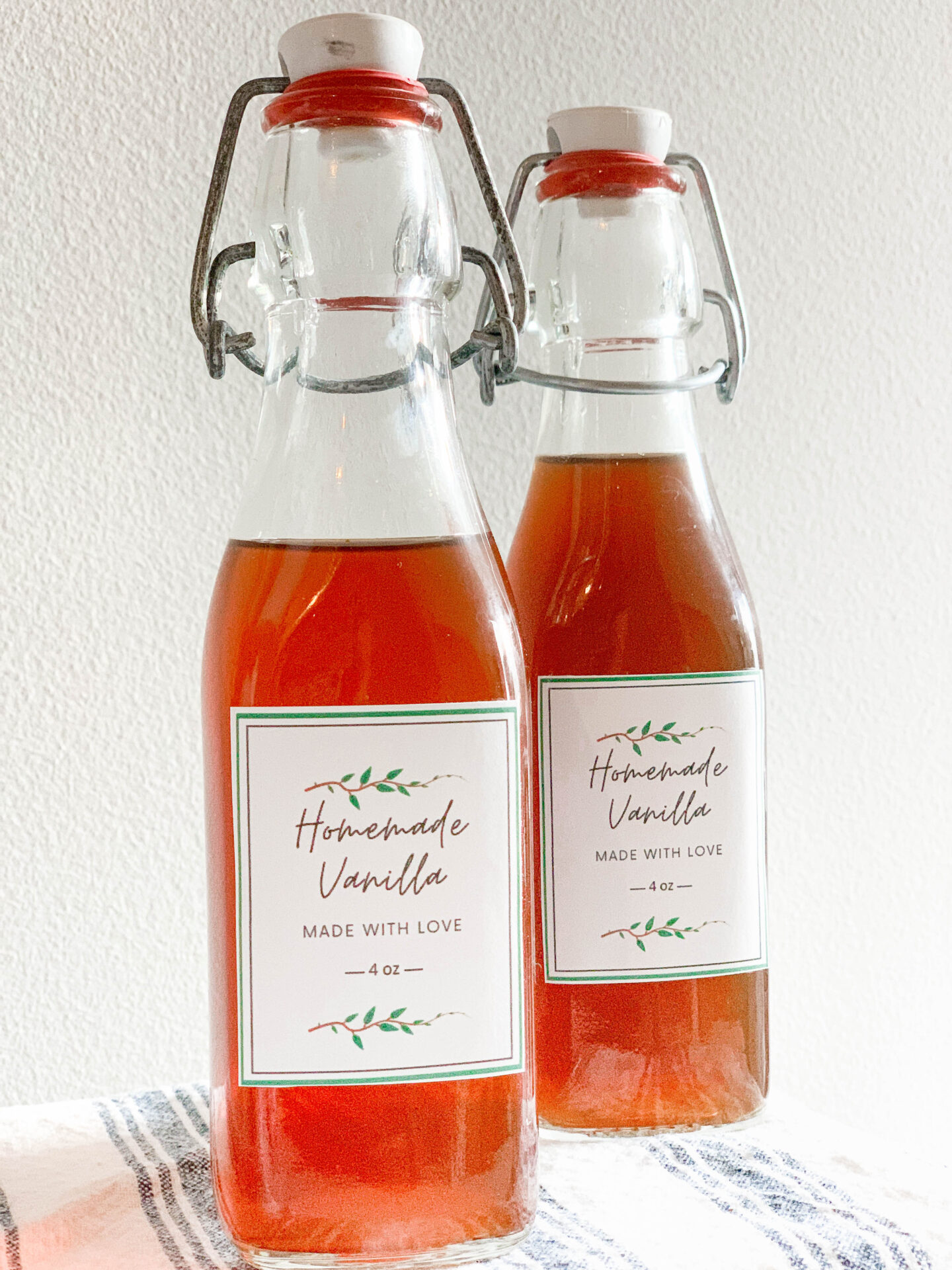 Homemade Vanilla Extract With Just 2 Ingredients